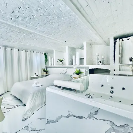 Privatif Balneotherapie Mykonos , 4 Personnes Max, Avec Tv Xxl - Espace Intime Tourcoing